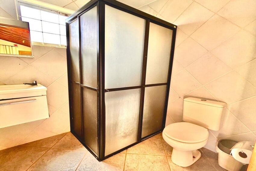 16 - Banheiro (Externo)